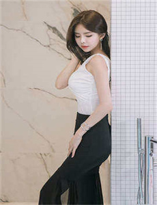 《双性美人潮喷NP窑子》